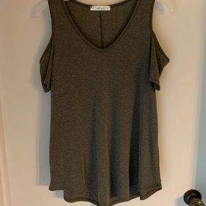 Gaze cold shoulder top